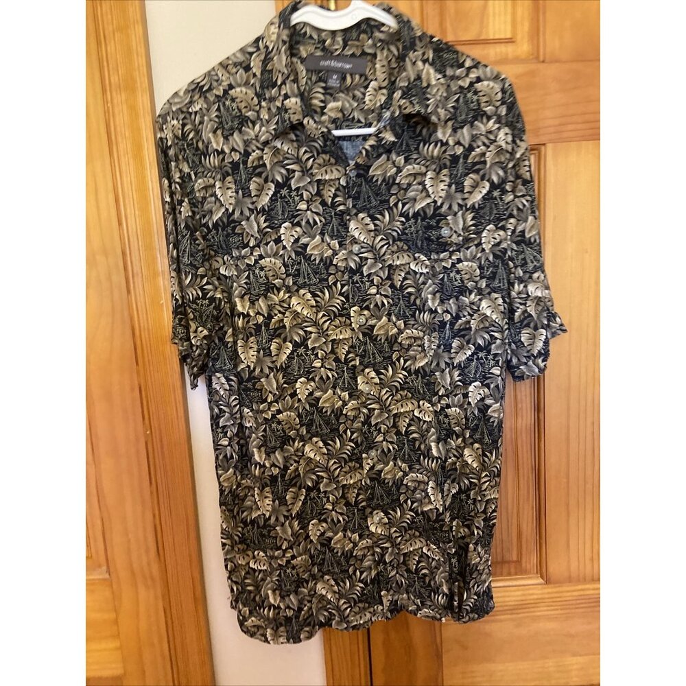 Croft &Barrow Men’s Shirt Medium All  Over Print Button Down Short Sleeved